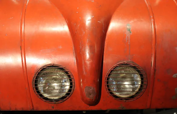 Red Vintage Motorcar Detailed Photo Close Photo Old Fashioned Vehicle — ストック写真