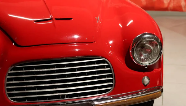 Red Vintage Motorcar Detailed Photo Close Photo Old Fashioned Vehicle — 스톡 사진