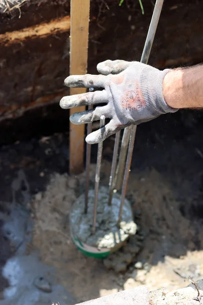 Cement Work Progress Foundation Strength Work Bucket Concrete Reinforcement Steel — Stok Foto