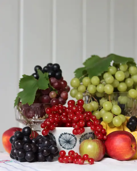 Fresh Summer Fruit Berry Table Natural Antioxidants Healthy Eating Concept — Fotografia de Stock