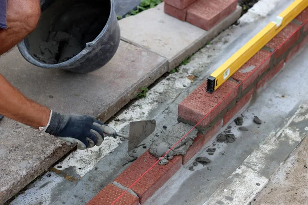 Construction Work Progress Male Builder Working Red Bricks Masonry Wall — Stok Foto
