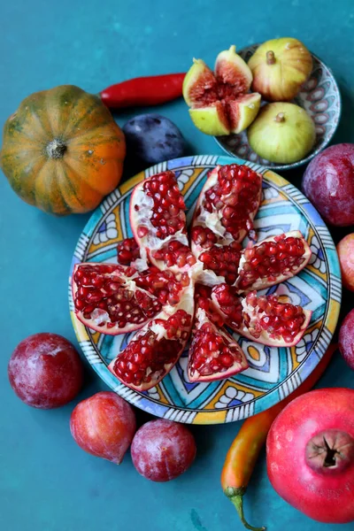 Kleurrijk Stilleven Met Vers Fruit Granaatappel Close Foto Israëlisch Eten — Stockfoto