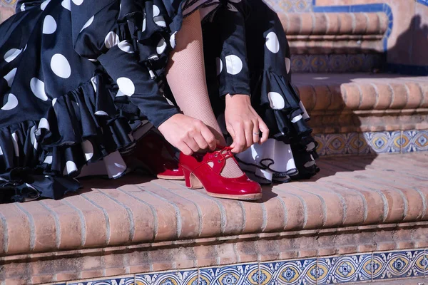 Detail Červené Boty Mladé Ženy Flamenco Umělkyně Typickou Černou Flamenco — Stock fotografie