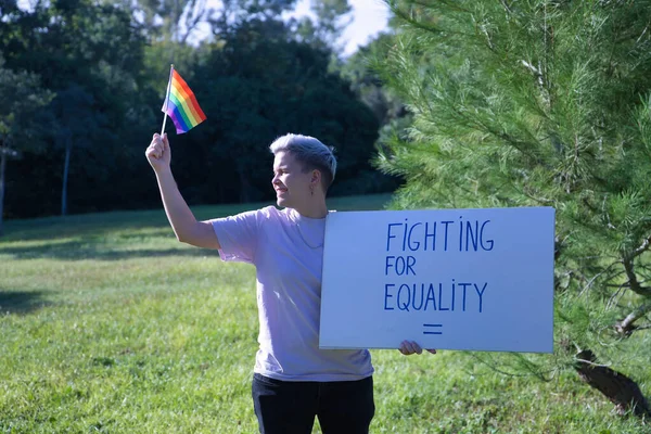 프라이드 텍스트가 서명을 비이진 사람은 평등을 싸운다 비이진 Lgbtq 레즈비언 — 스톡 사진