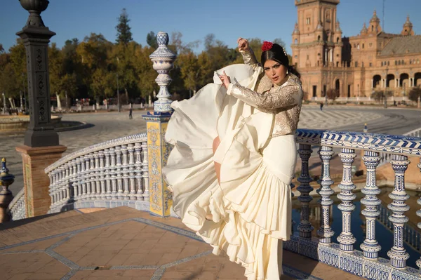 Mujer Flamenca Joven Hispana Morena Con Traje Baile Flamenco Típico — Foto de Stock