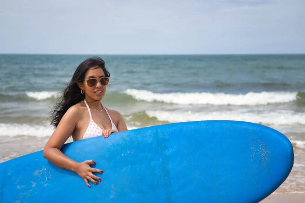 South American Woman Young Beautiful Brunette Sunglasses Bikini Posing While — Zdjęcie stockowe