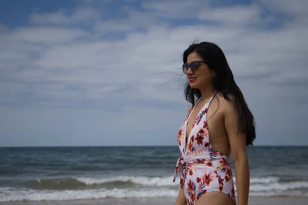 South American Woman Young Beautiful Brunette Sunglasses Swimsuit Posing Happily — Fotografia de Stock