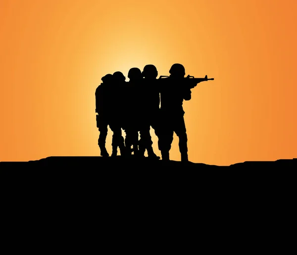 Silhouet Soldaat Met Wapen Tijdens Zoeken Terrorist Berg — Stockfoto