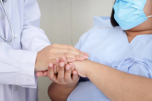 Les Médecins Serrent Main Femmes Obèses Renforcer Confiance Des Patients — Photo