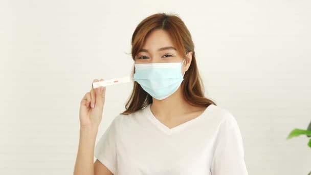 Beautiful Asian Woman Wearing Mask Sick Flu Stay Home Take — Stock Video