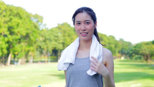 Krásné Asijské Žena Cvičení Parku Dopoledních Hodinách Usmála Šťastně Fyzicky — Stock video