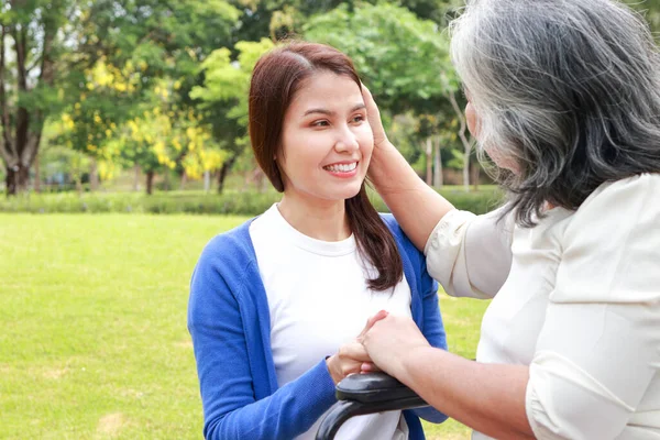 Elderly Mother Daughter Smiling Happily Park Morning Family Concept Health —  Fotos de Stock