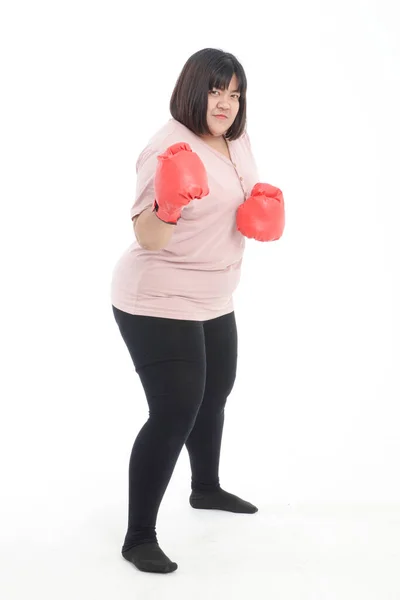 Gorda Mulher Asiática Vestindo Luvas Boxe Vermelho Exercitando Fundo Branco — Fotografia de Stock