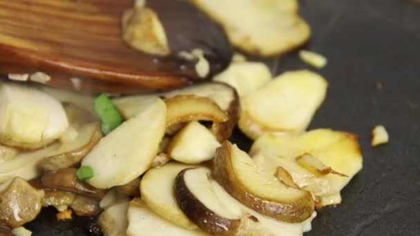 Porcini Mushrooms Garlic Parsley Cooking Pan — Stock Video