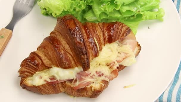 Šunka Croissant Talíři — Stock video