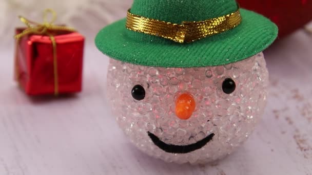 Heldere Sneeuwpop Kerst Decoraties — Stockvideo