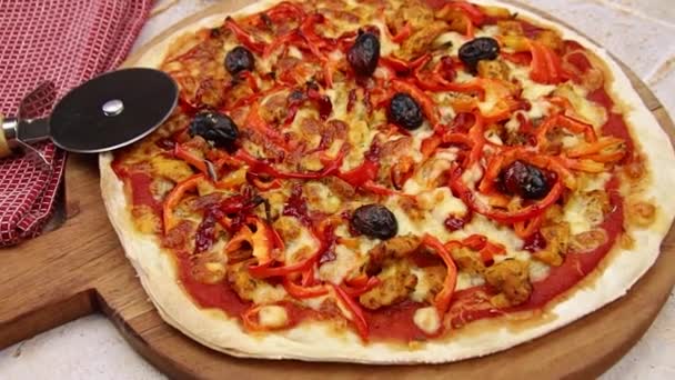 Pizza Kurczaka Pieprzu Stole — Wideo stockowe