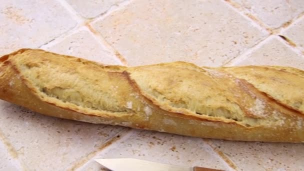 Pain Baguette Sur Une Table — Video