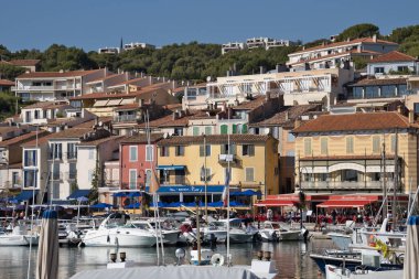 Cassis şehrinin limanı