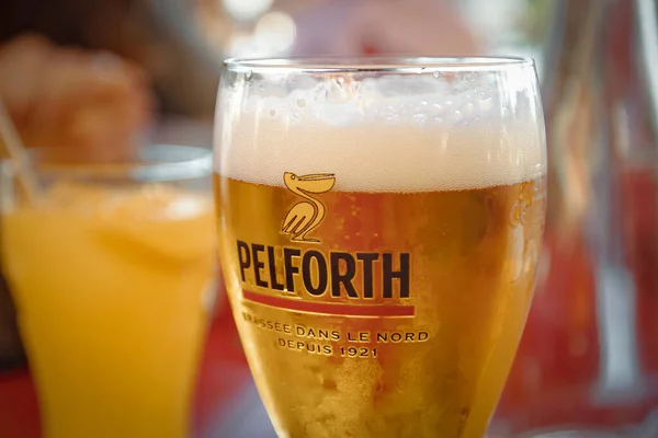 Pelforth Birra Lager Nel Suo Bicchiere — Foto Stock