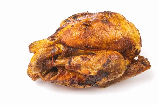 Beyaz arka planda izole edilmiş leziz ızgara tavuk manzarası.