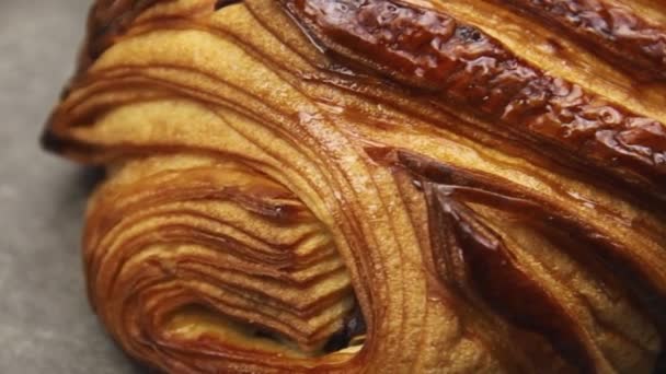 Cruasán Casero Con Chocolate Nueces — Vídeo de stock