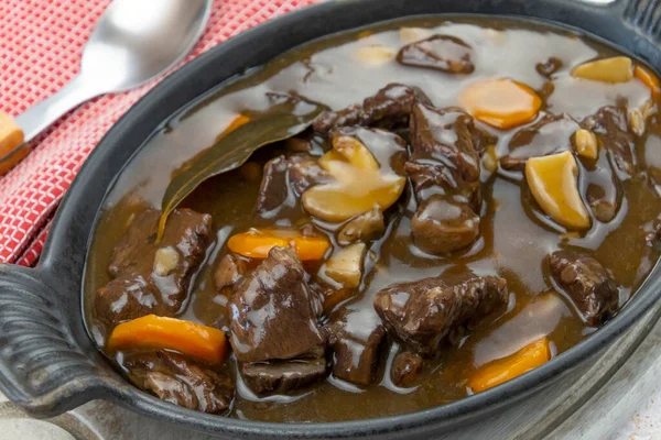 Franse Schotel Beef Bourguignon Tafel — Stockfoto