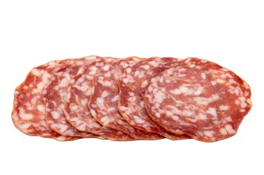 Beyaz arka planda izole edilmiş sosis dilimleri