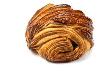 yakın plan çikolatalı ekmek beyaz arka planda izole