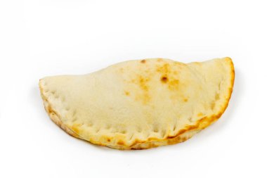pizza calzone beyaz arka planda izole