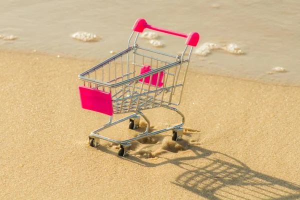 Carrello Della Spesa Spiaggia — Foto Stock