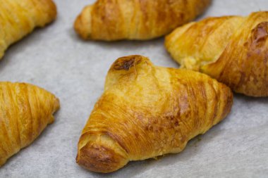 Tablo taze kruvasanlar 