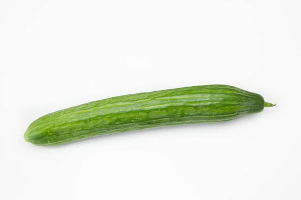 Verse Groene Komkommer Geïsoleerd Witte Achtergrond — Stockfoto