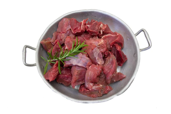 Pedaços Carne Crua Prato Isolado Fundo Branco — Fotografia de Stock