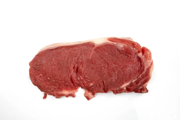 Carne Crua Bovino Isolada Sobre Fundo Branco — Fotografia de Stock