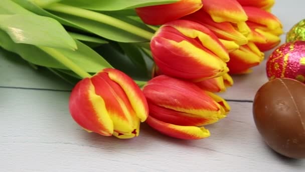 Schöne Tulpen Auf Holzgrund — Stockvideo