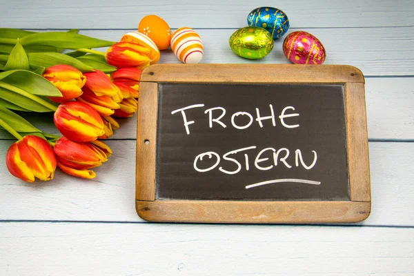 Schiefertafel Mit Frohen Ostern Drauf — Stockfoto