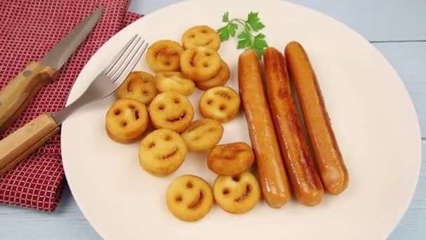 Potato Shape Smile Sausages Plate — Stock Video
