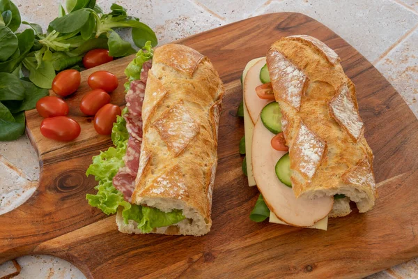 Sandwich Mit Schinken Käse Und Gemüse — Stockfoto