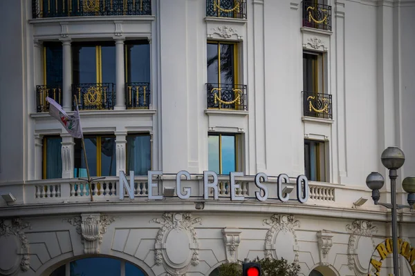 Nice şehrindeki Negresco Oteli cephesi