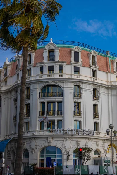 Nice şehrindeki Negresco Oteli cephesi