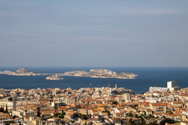 Marsilya 'nın uzak manzarası