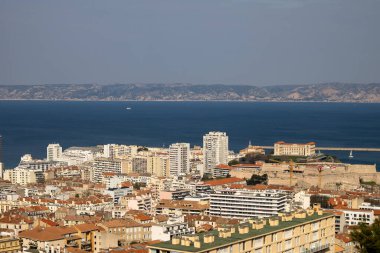 Marsilya 'nın uzak manzarası