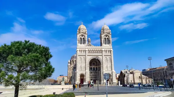 Marsilya 'nın Saint Marie Katedrali.
