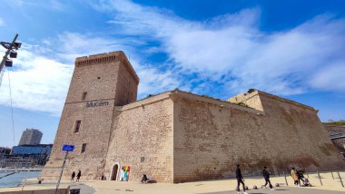 Marsilya Müzesi 'nin surlarının manzarası