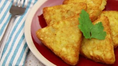  Bir yemekte birkaç rosti pişirdim.