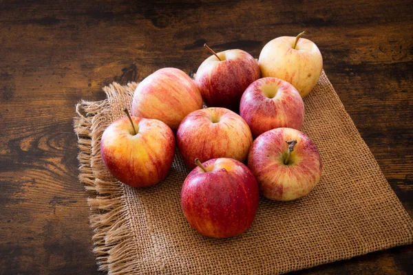 View Red Apples Isolated Burlap — Stock Photo, Image