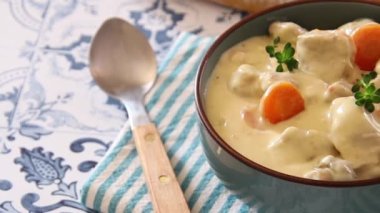 Mantarlı dana eti ve havuç.