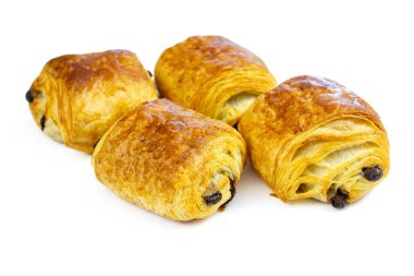 Beyaz zemin üzerinde izole taze ekmek ruloları