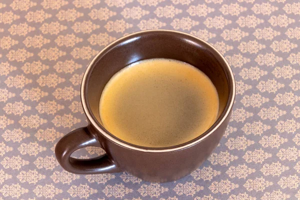 Tasse Schwarzen Kaffee Isoliert Auf Einem Tisch — Stockfoto